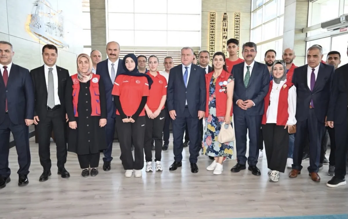Batman’da Spor Altyapısına Bakan Bak Desteği: Petrolspor Tesisleri Yenileniyor