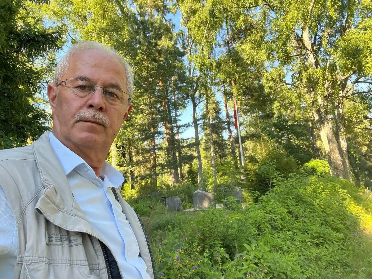 Estonya’daki Rakvere Türk Şehitliği’nden Canlı Yayın: İsmail Kahraman’dan Vatan Uğruna Can Veren Kahramanlara Anma