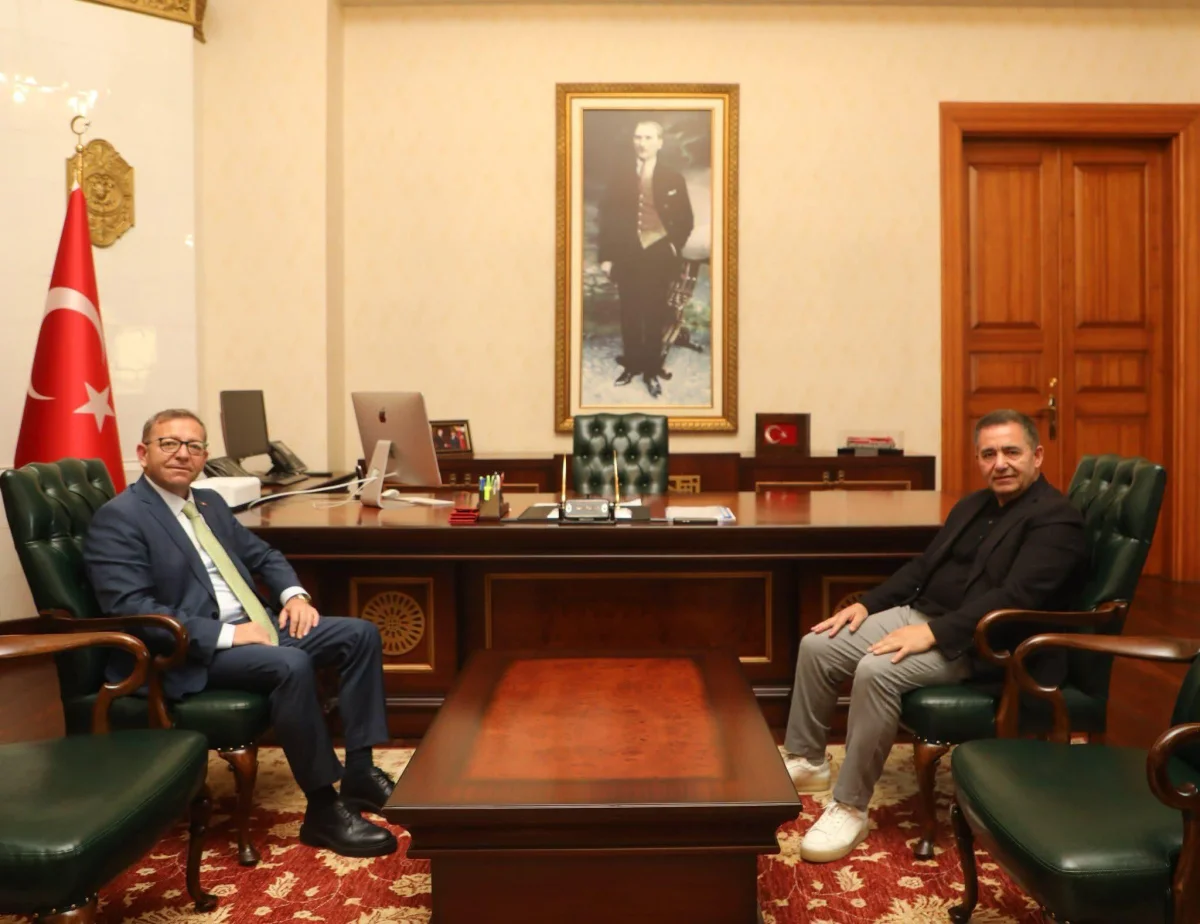 Mülkiye Başmüfettişi Hüdayar Mete Buhara’dan Kars Valisi Ziya Polat’a Ziyaret: Kamu Hizmetleri ve Güncel Konular Değerlendirildi