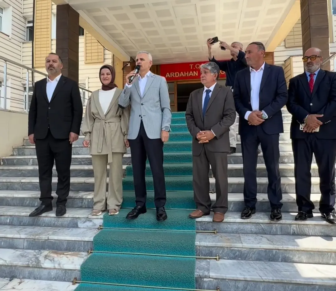 Vali Çiçekli’den Veda Konuşması: ‘Büyük Cehalet Etmişim, İdarecilik Ateşten Gömlekmiş’