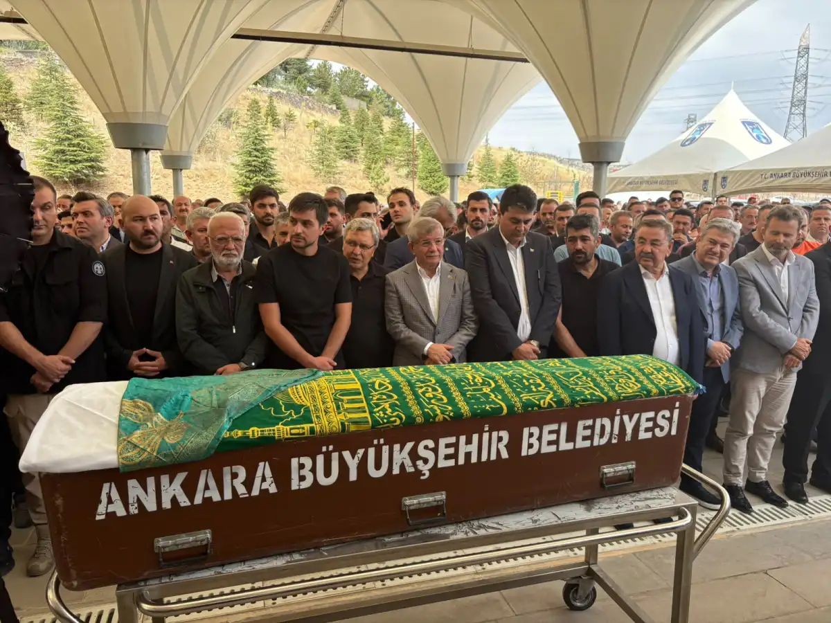 Eski Milletvekili Feramuz Üstün’ü Yasa Boğdu: Eşi Betül Üstün Son Yolculuğuna Uğurlandı