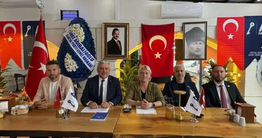 Anahtar Parti Karadeniz Ereğli’de Yeni İlçe Yönetimini Tanıttı: Teşkilatlanma Sürüyor