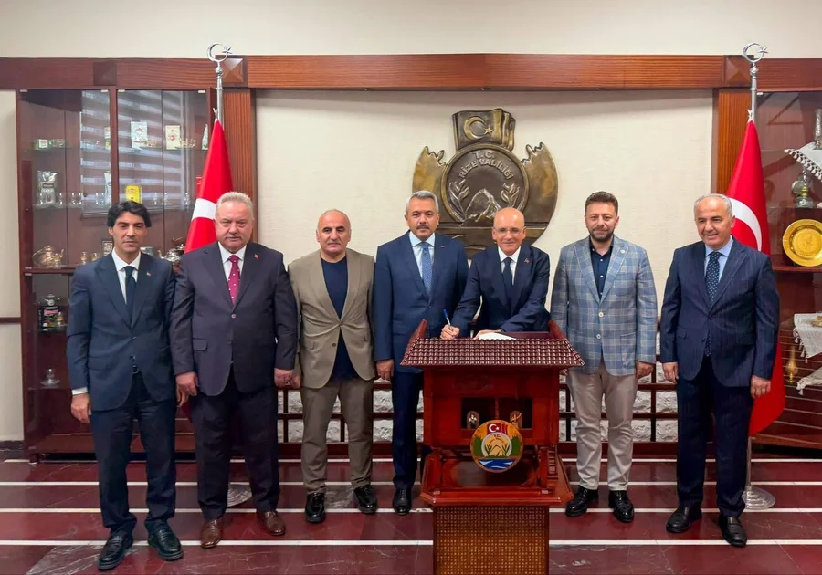 Hazine ve Maliye Bakanı Şimşek, Rize’nin Kalkınma Potansiyelini Açığa Çıkaracak Projeleri Değerlendirdi