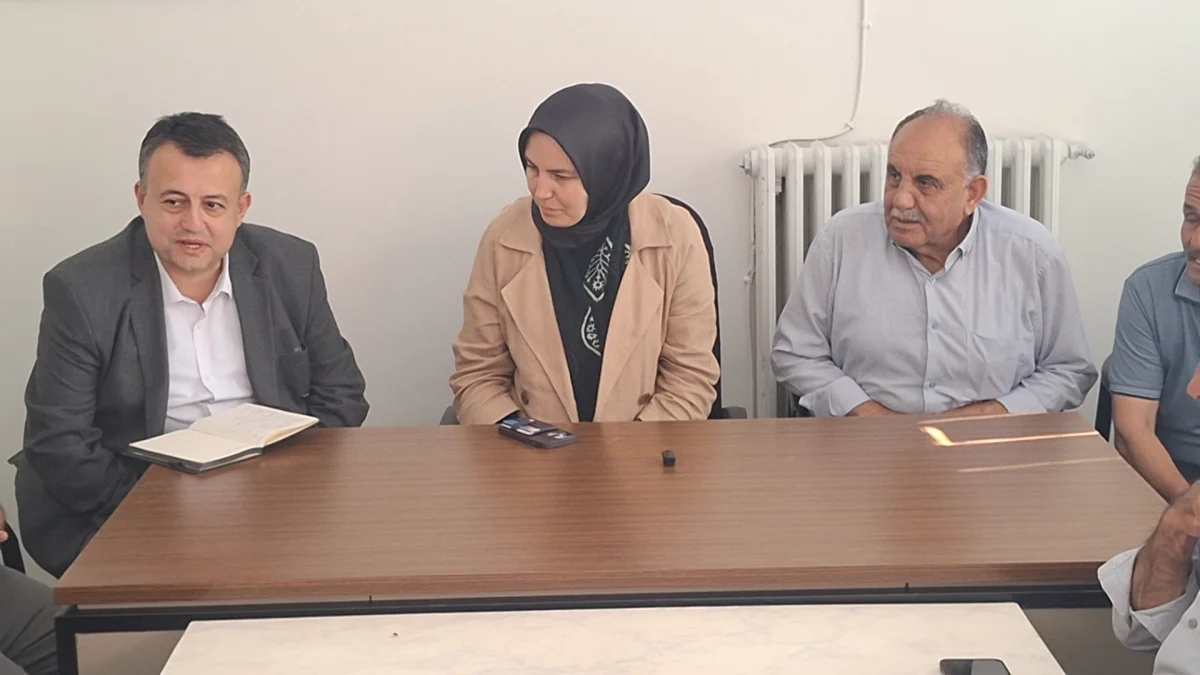 Milletvekili Zeynep Yıldız Beypazarı’nda Esnaf ve Muhtarlarla Buluştu: Talepler Masaya Yatırıldı