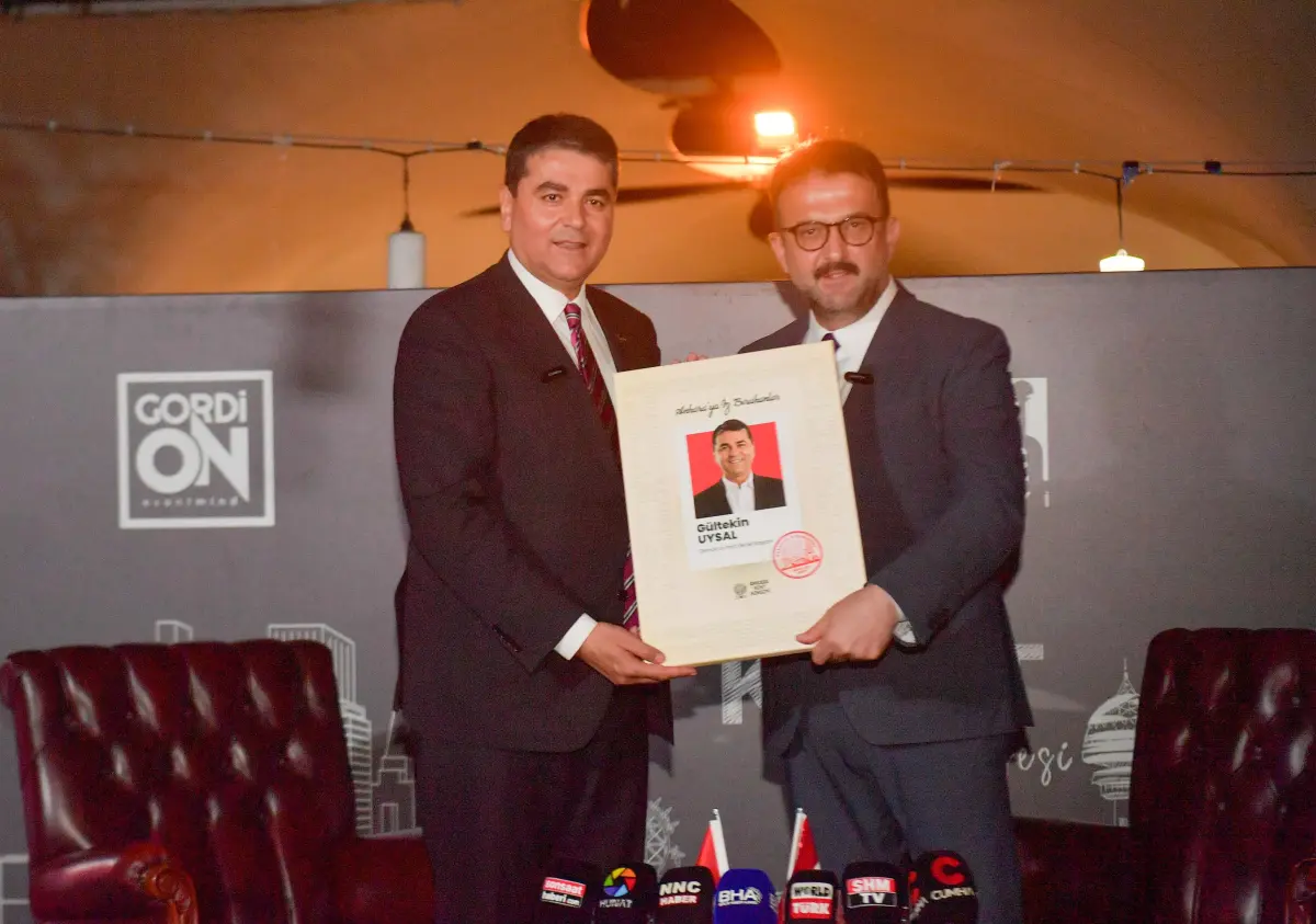Demokrat Parti Lideri Gültekin Uysal’dan AKK’da Gençlik, Teknoloji ve Siyaset Üzerine Değerlendirmeler