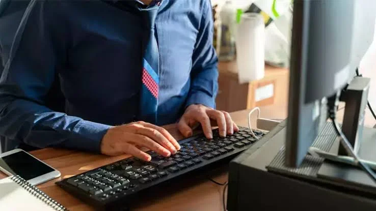 Gelir İdaresi Başkanlığı 860 Gelir Uzman Yardımcısı Alımı Yapıyor: Başvuru Tarihleri ve Detaylar Açıklandı