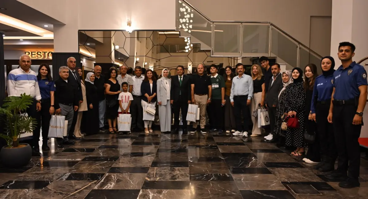 Hatay’da Emekliye Ayrılan Polis Memurlarına Veda Plaketleri