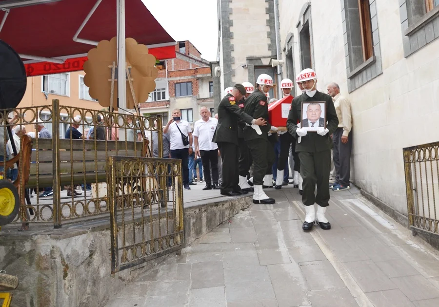 Emekli Hava Astsubayı Şeref Özdemir’e Veda: Askere Uğurlanışının Ardından Trajik Kaza Sonucu Kaybı