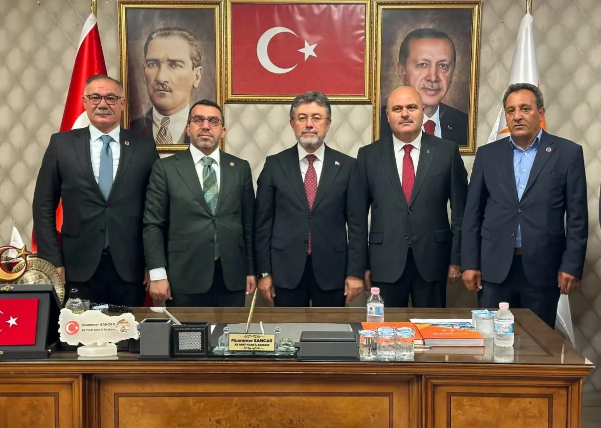 Tarım ve Orman Bakanı İbrahim Yumaklı, AK Parti Kars İl Başkanlığı’nda Teşkilatla Buluştu