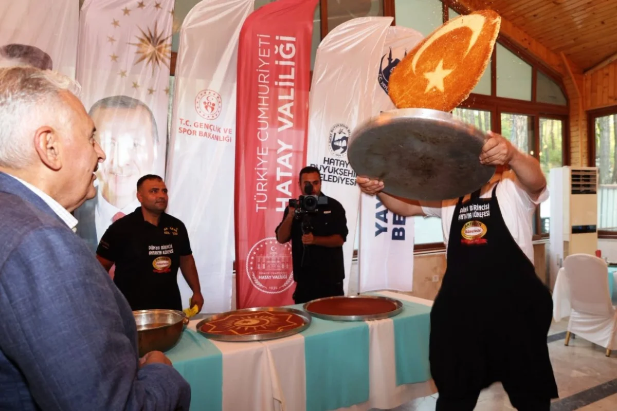 Binali Yıldırım’dan Künefeye Tam Not: Hatay Festivalinde Lezzet Şovu