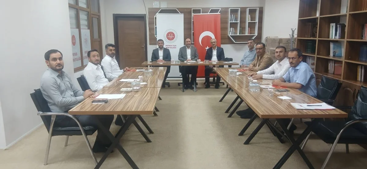 Ağrı’da İlçe Müftüleri Patnos’ta Buluştu: Yaz Kur’an Kursları ve Dini Haftalar Değerlendirildi