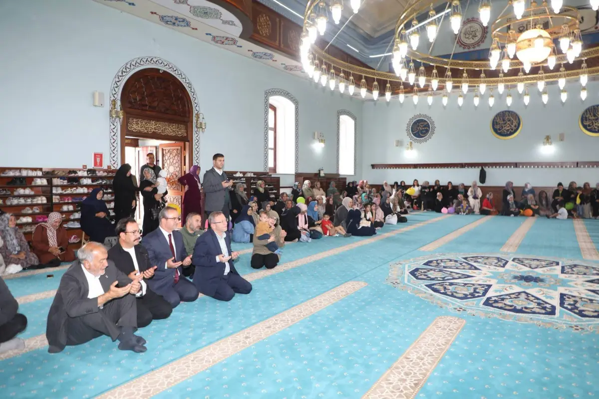 Kars’ta Yaz Kur’an Kursu Coşkusu: Vali Polat Öğrencilerle Buluştu