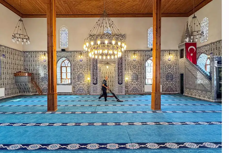 Güdül’de Camiler Pırıl Pırıl: Belediye Ekipleri Kapsamlı Temizlikte