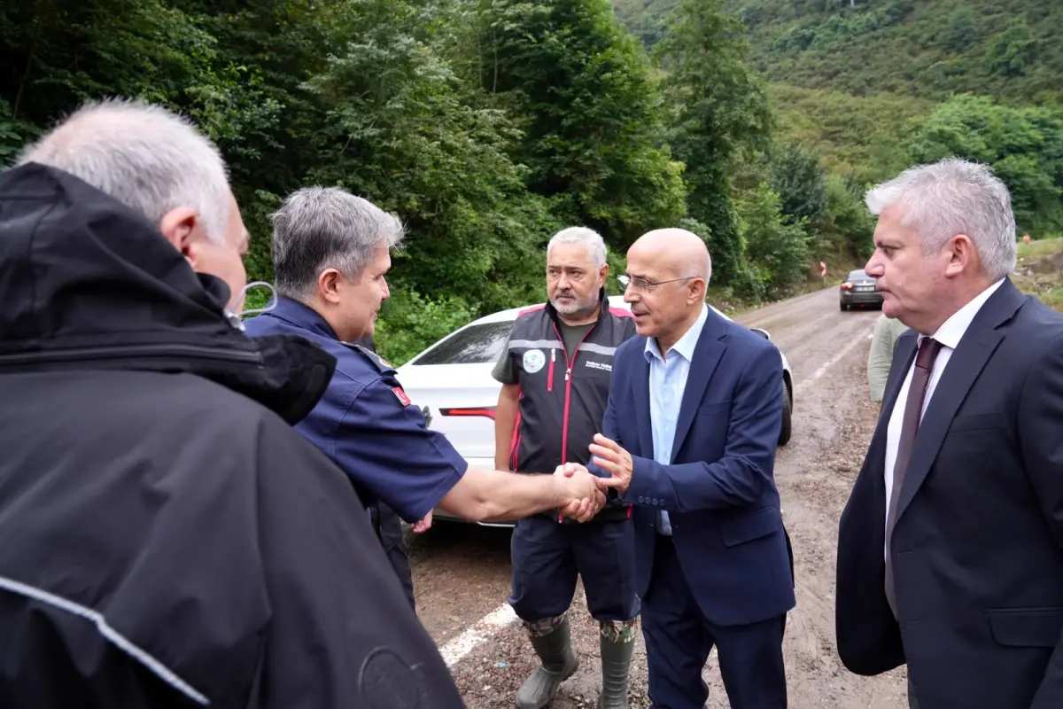 Giresun’da Sel Felaketi: Belediye Ekipleri Keşap ve Duroğlu’nda Seferber Oldu