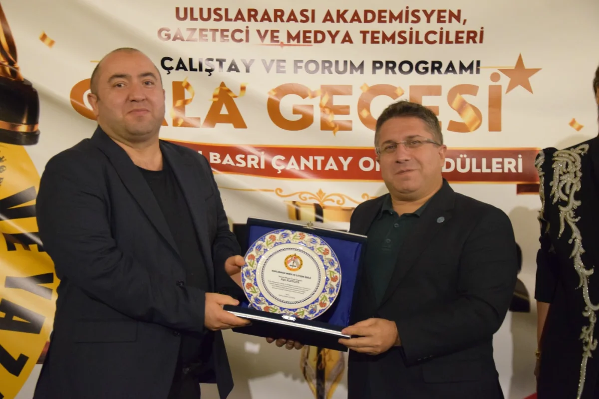 Agil Alesger’e Türk Dünyası Medya İşbirliğine Katkılarıyla Uluslararası Ödül