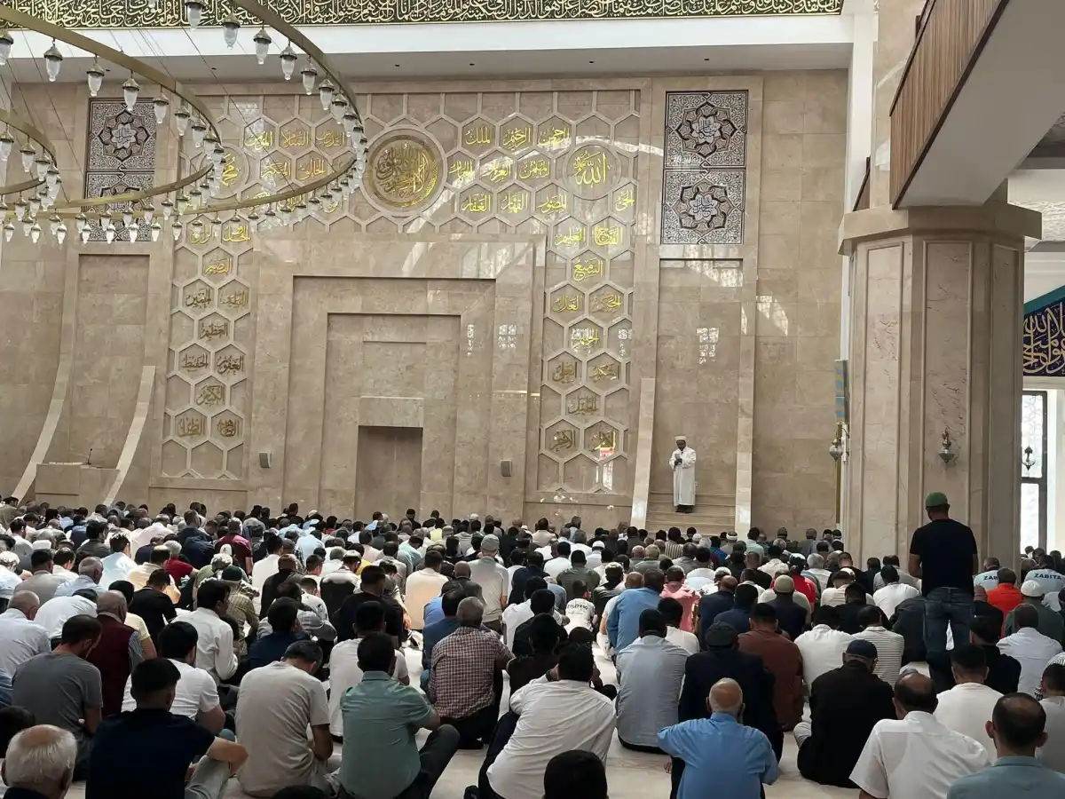 Mevlit Kandili Kars’ta Coşkuyla Kutlandı: Camiiler İbadetle Doldu Taştı
