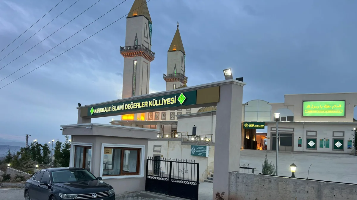 Kırıkkale’de Kutsal Toprakların Manevi İklimi: İslami Değerler Külliyesi Ziyaretçi Akınına Uğruyor