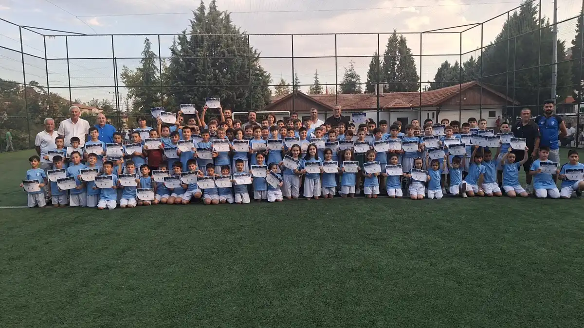 Beypazarı’nda Yaz Spor Okulları Sona Erdi: 180 Öğrenci Sertifikalarını Aldı