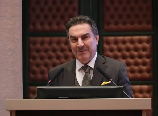 Prof. Dr. Zakir Avşar’dan Kamuoyu Araştırmaları Üzerine Eleştiri: “Kamuoyu Kimin Oyu?”