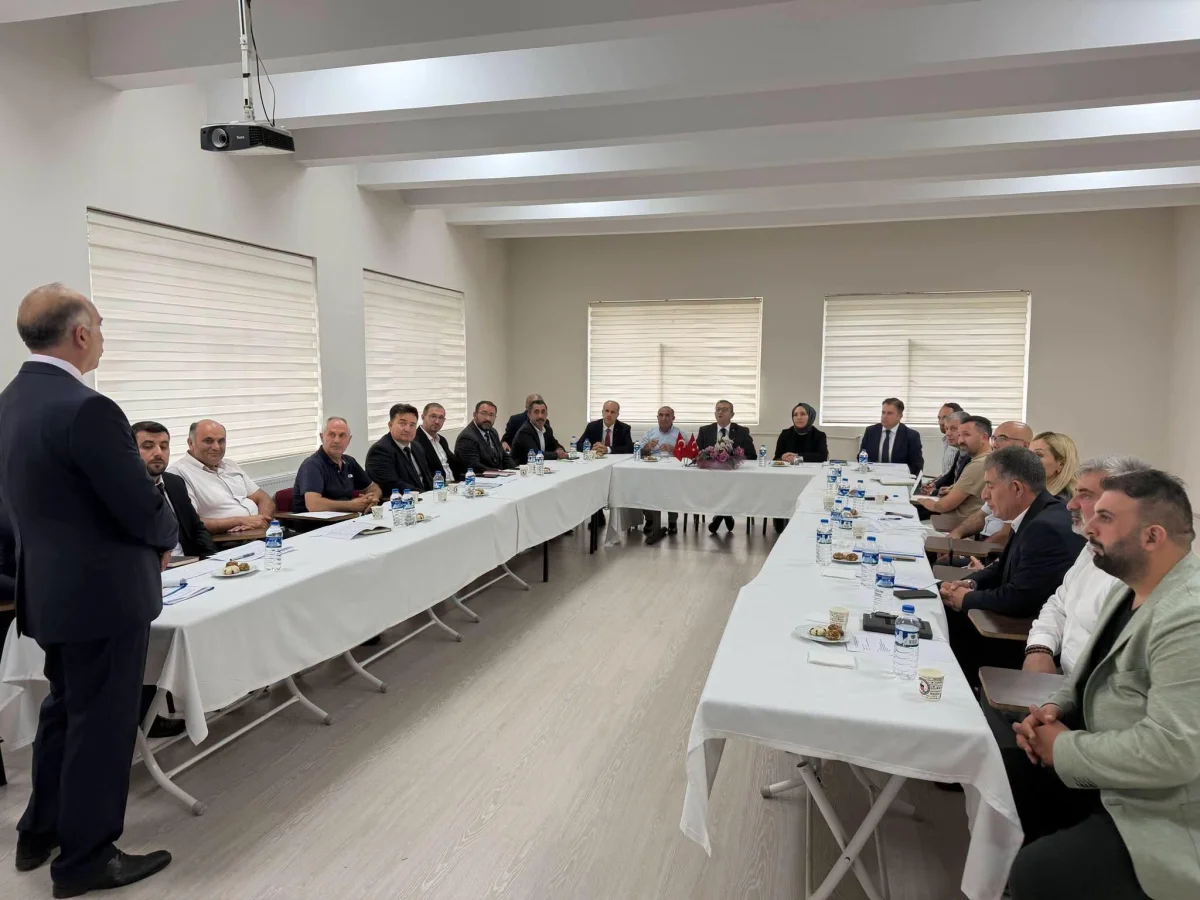 Kars’ta Hayat Boyu Öğrenme Vizyonu Belirlendi: 2025-2027 Stratejileri Masaya Yatırıldı