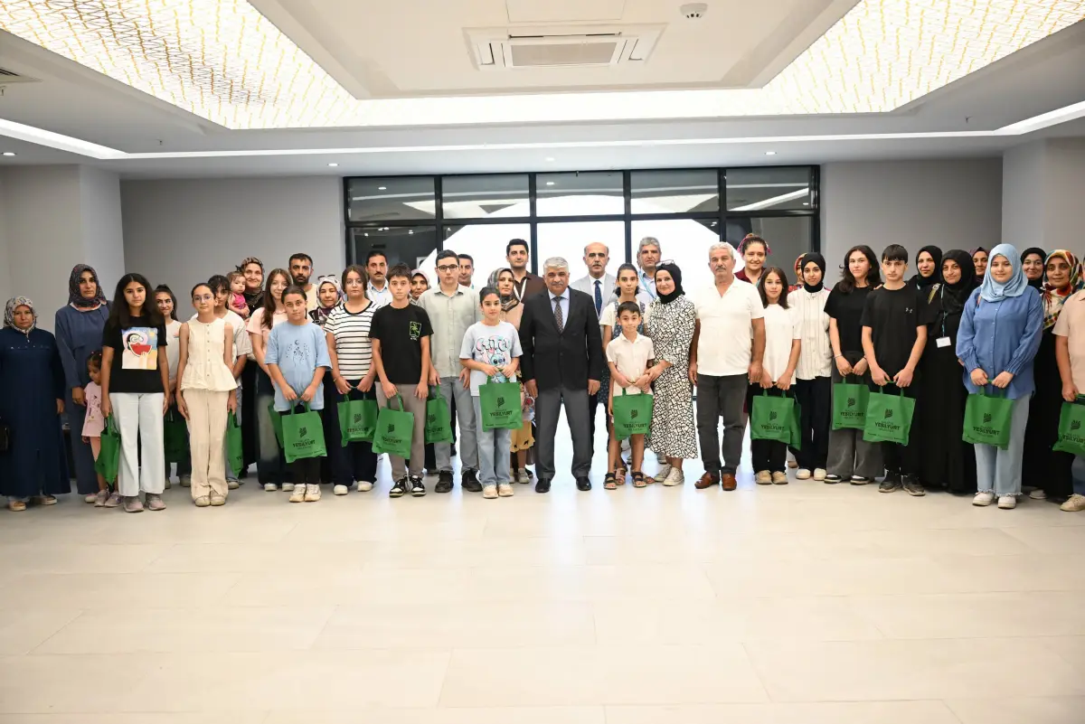 Yeşilyurt Belediyesinden LGS’de Başarılı Olan Öğrencilere Ödül Töreni