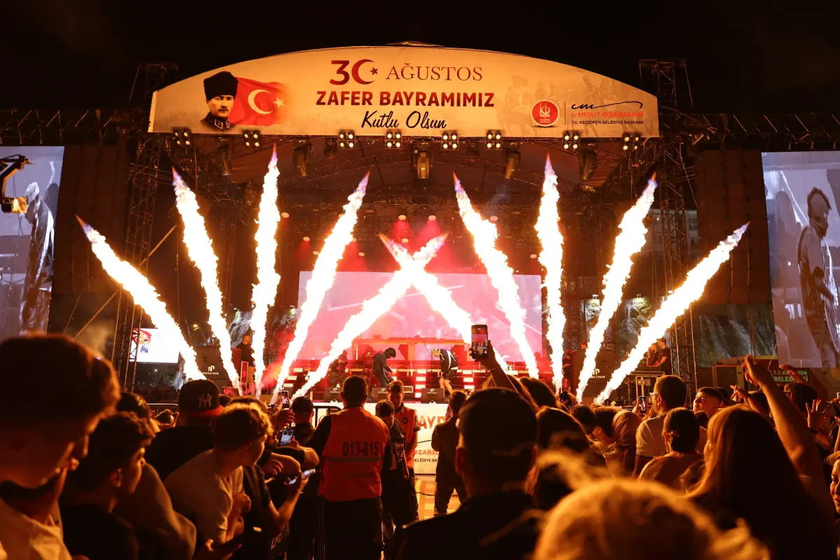Keçiören’de 30 Ağustos Coşkusu: Meydanlar Doldu Taştı, Milli Birlik Ruhu Canlandı