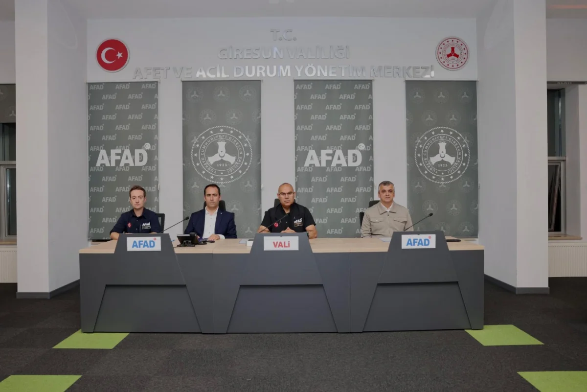 Giresun’da Şiddetli Yağış Uyarısı: Vali Koç’tan Kritik Çağrı – “Zorunlu Olmadıkça Trafiğe Çıkmayın!”