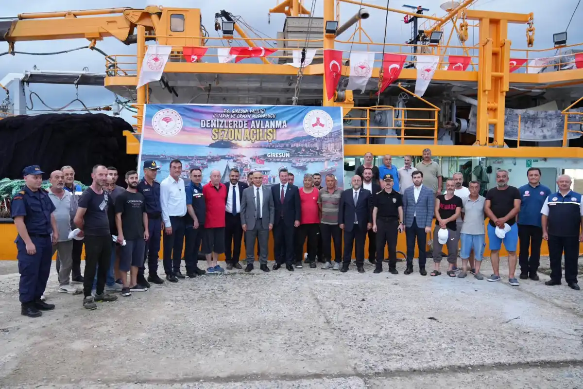 Giresun Limanı’nda Yeni Balık Sezonu ‘Bismillah’ Dedi: Vali ve Protokol Katıldı