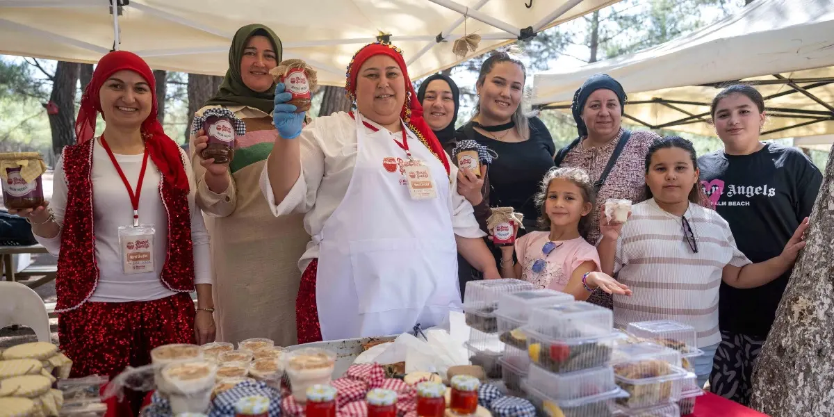 Bornova Reçel Şenliği: Kadın Üreticiler İçin Lezzet ve Emek Buluşması