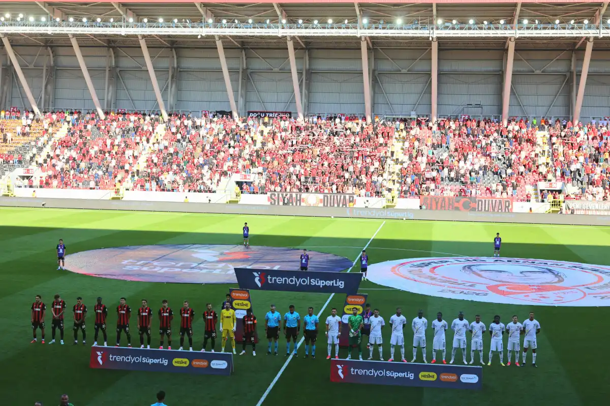 ARCA Çorum FK Tarihi Bir An Yaşadı: Süper Lig’deki İlk Galibiyet Eyüpspor Karşısında Alındı!