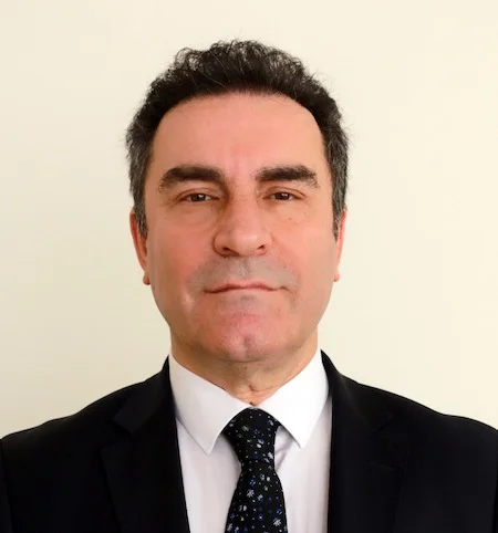 Prof. Dr. Zakir Avşar’dan Ekonomik Uyarı: Gösterişçi Tüketim Geleceğimizi Tehlikeye Atıyor