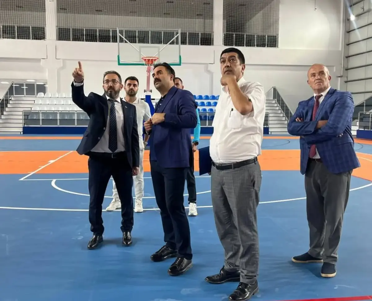 Ankara Gençlik ve Spor İl Müdürü Çelik’ten Beypazarı’na Ziyaret: Yeni Spor Salonu İncelemesi