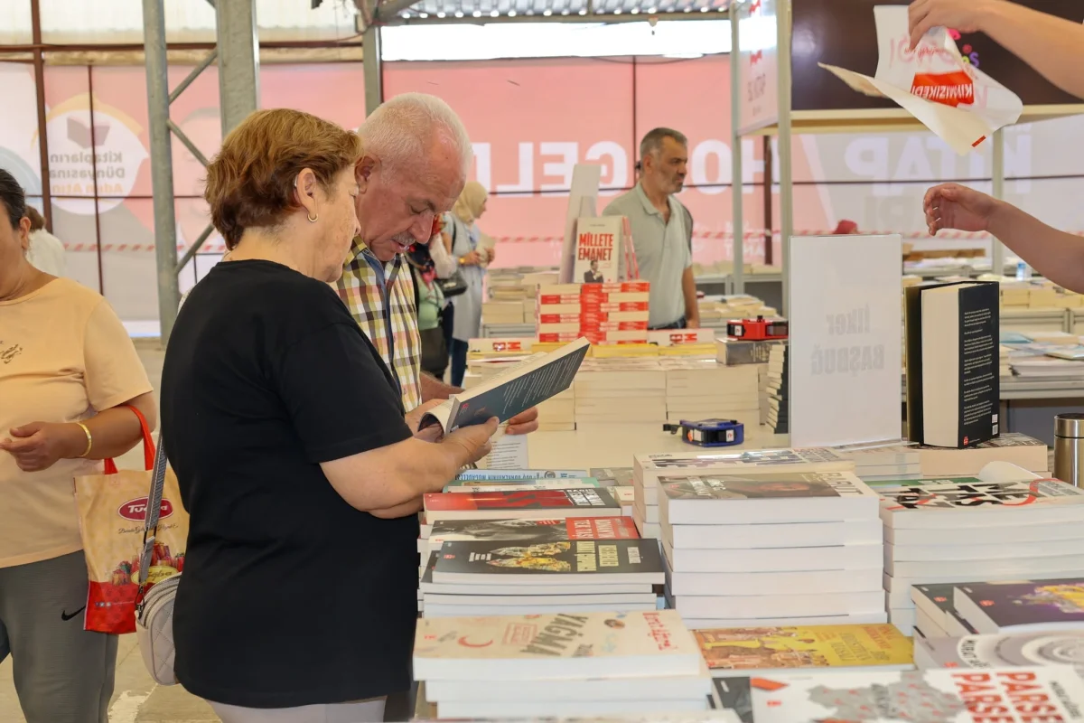 Uşak 2. Kitap Fuarı Kapılarını Açıyor: Ayşe Kulin Onur Konuğu, Sunay Akın ve Cengiz Bozkurt İmza Gününde