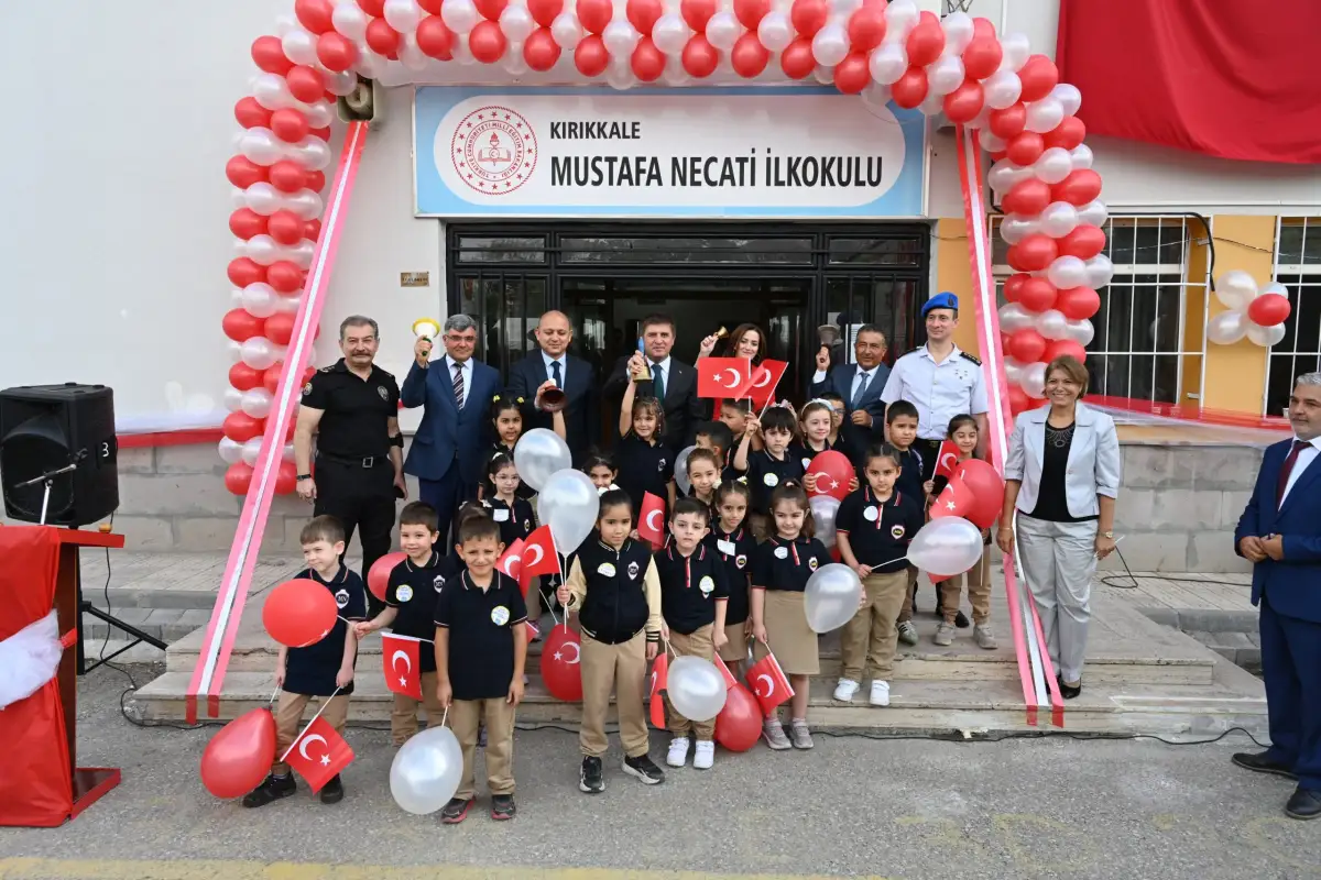 Kırıkkale’de Yeni Eğitim Yılı Coşkusu: İlk Ders Zili Çaldı, Öğrenciler Heyecanla Karşıladı
