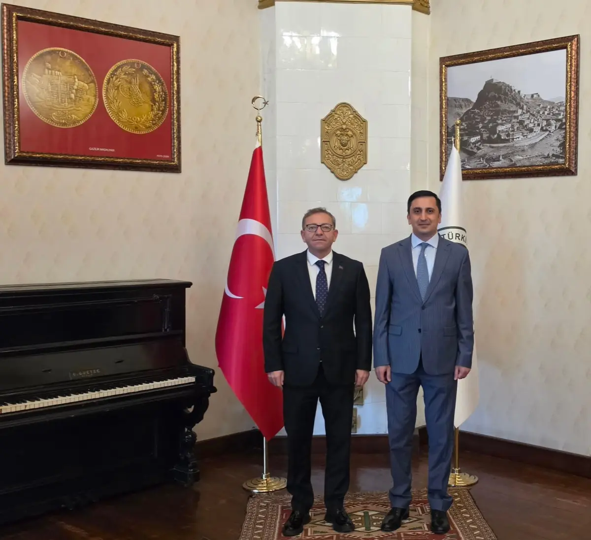Vali Ziya Polat ve Azerbaycan Başkonsolosu Zeynalov Kars’ta Buluştu: Dostluk ve Kardeşlik Vurgusu
