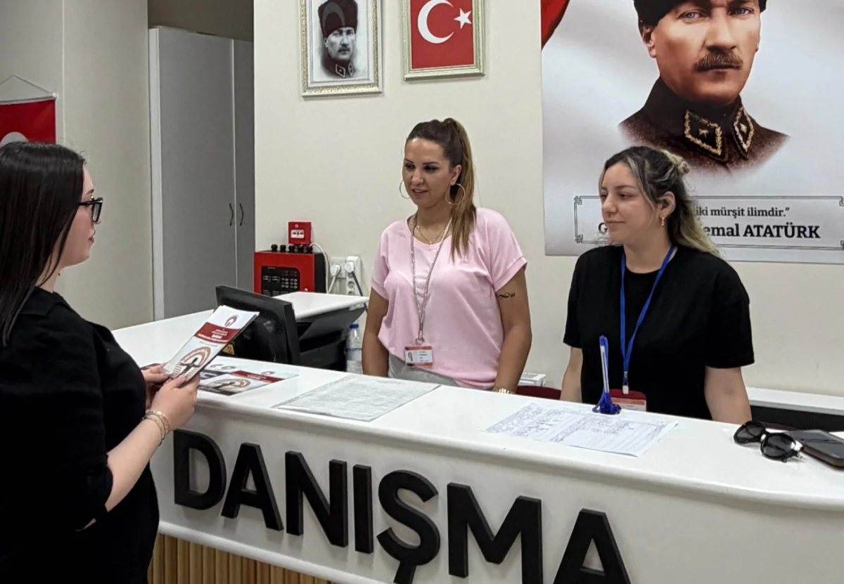 Keçiören’de Bağımlılıkla Savaş: BADAM Sahada Bilinçlendirme Çalışmaları Yapıyor