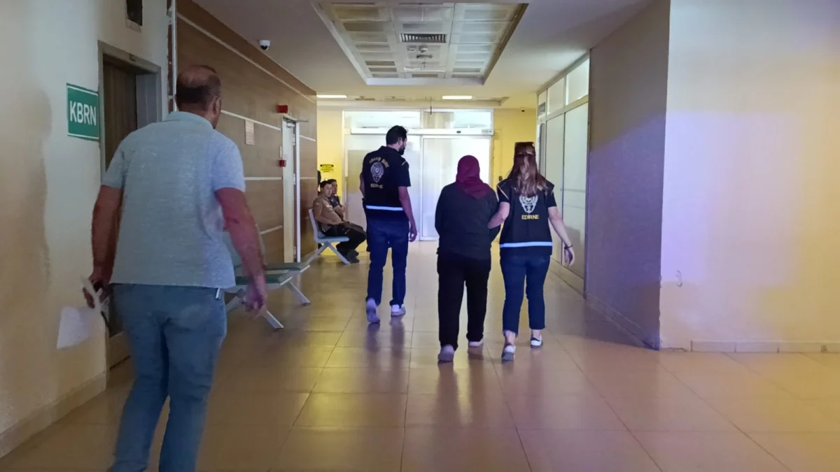 Eşini Ölü Bulduğu Evde Darp İzleri Çıktı: Şüpheli Koca Sınırda Yakalandı
