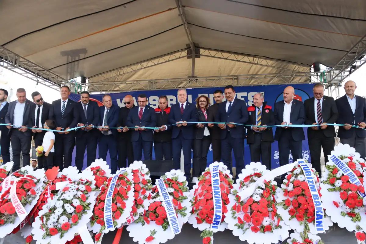 Kars Belediyesi’nden Gazi Kars’a 600 Milyon TL’lik Altyapı Hamlesi: Yeni Üretim Tesisleri ve 53 İş Makinesi Hizmete Girdi