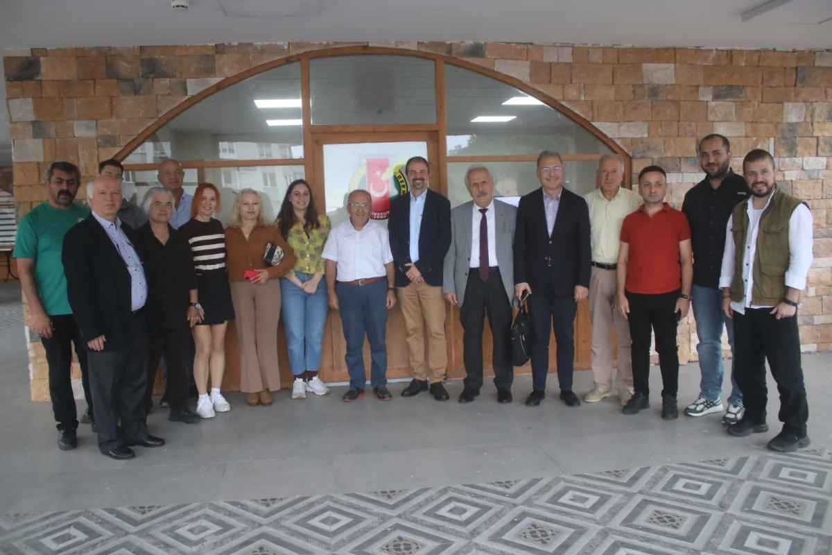 Giresunlu Gazetecilere Bilgi Edinme Hakkı Bilgilendirmesi: Kamu Kurumlarından Bilgi Talep Etme Yöntemleri Öğretildi