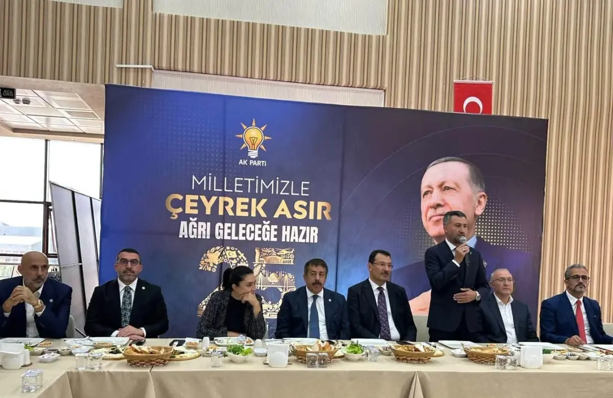 AK Parti Kars Milletvekili Adem Çalkın Ağrı’da: Türkiye Yüzyılı Vizyonu Masaya Yatırıldı