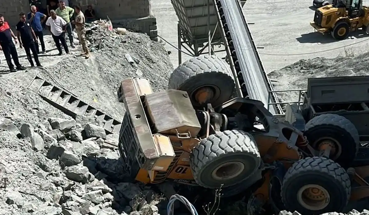 Hatay’da Feci Kaza: İş Makinesi Devrildi, Operatör Hayatını Kaybetti