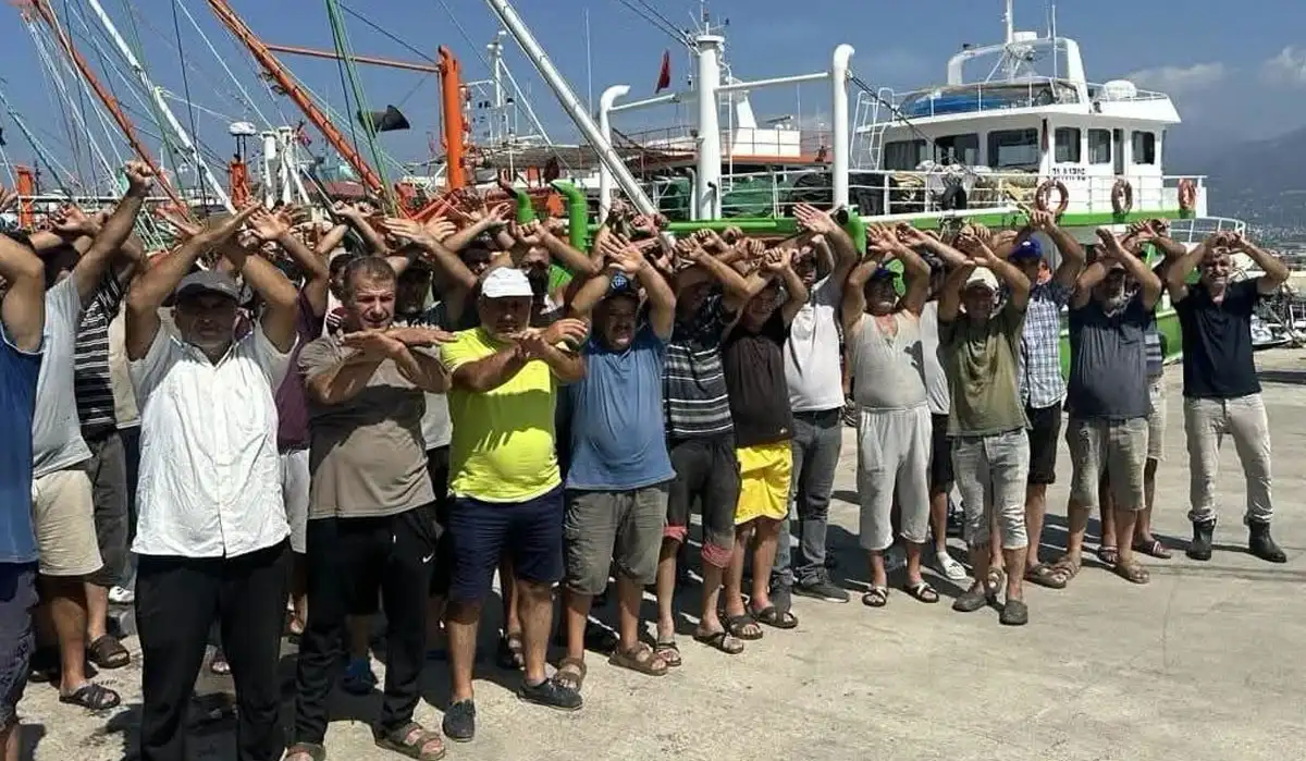 Balıkçılar Mazot Fiyatları ve Maliyetler Nedeniyle Sezonun İlk Günlerinde Limana Dönmek Zorunda Kaldı