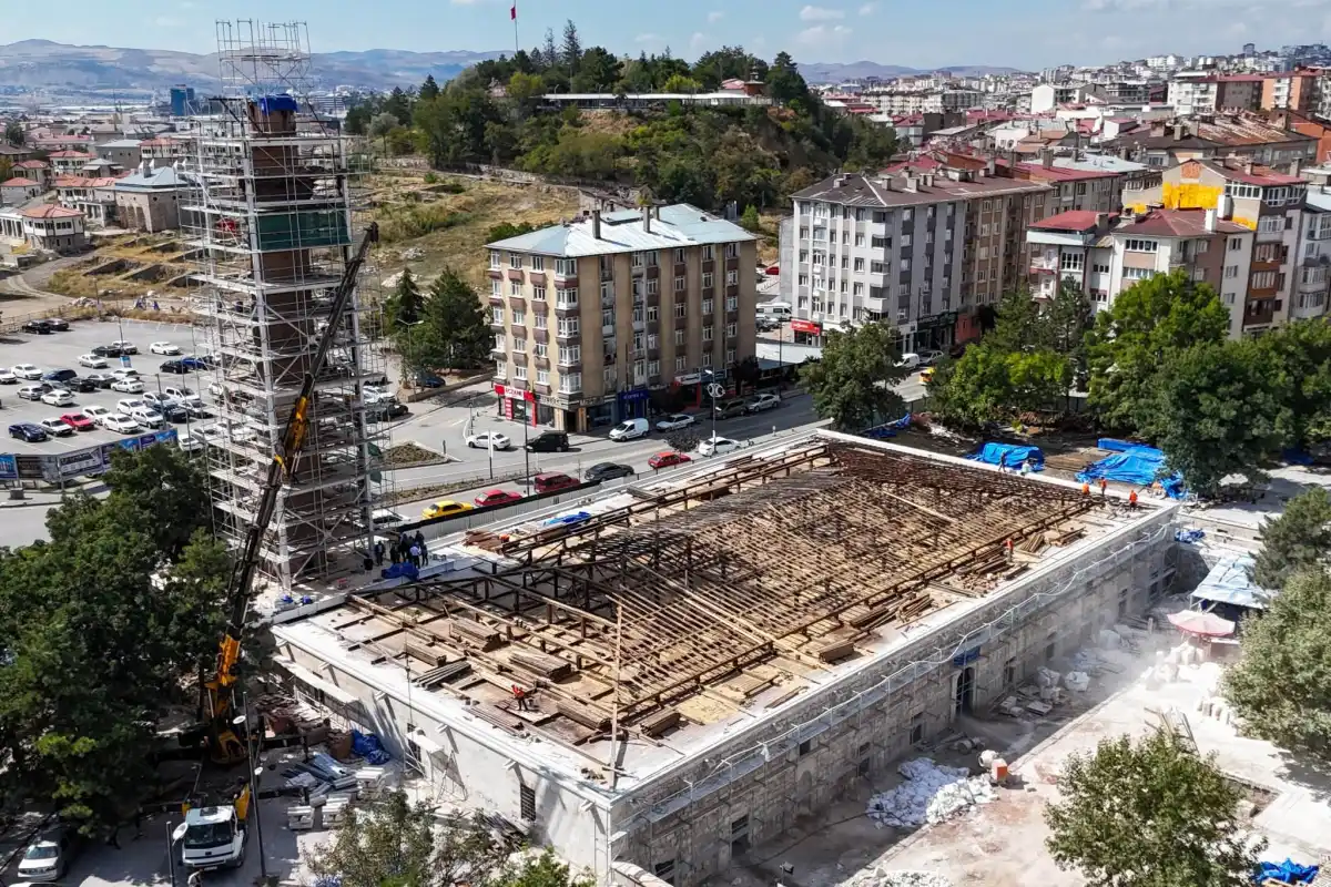 Sivas Ulu Cami’de Tarihi Dokuyu Koruma Odaklı Restorasyon Hız Kesmeden Devam Ediyor