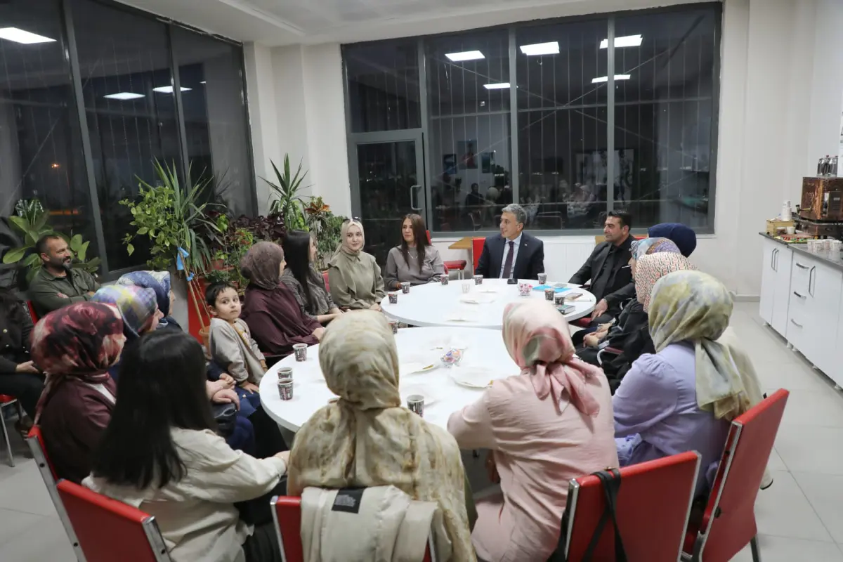 Ağrı’da ‘Maarif’in Kalbinde Kitap Sohbetleri’ Başladı: Öğretmenler Okuma Kültürünü Güçlendiriyor