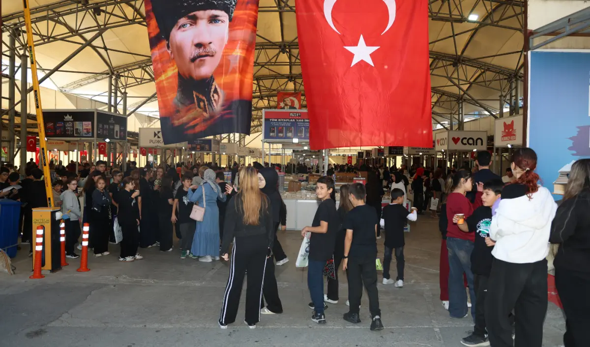 Uşak Kitap Fuarı Kapılarını Açıyor: 100 Yayınevi ve Ünlü Yazarlar Okurlarla Buluşuyor