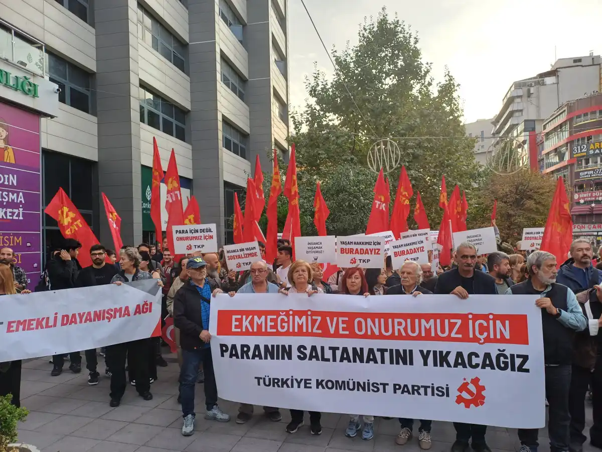 Emekliler Ankara’da İsyan Etti: “Onurumuz İçin Buradayız!”