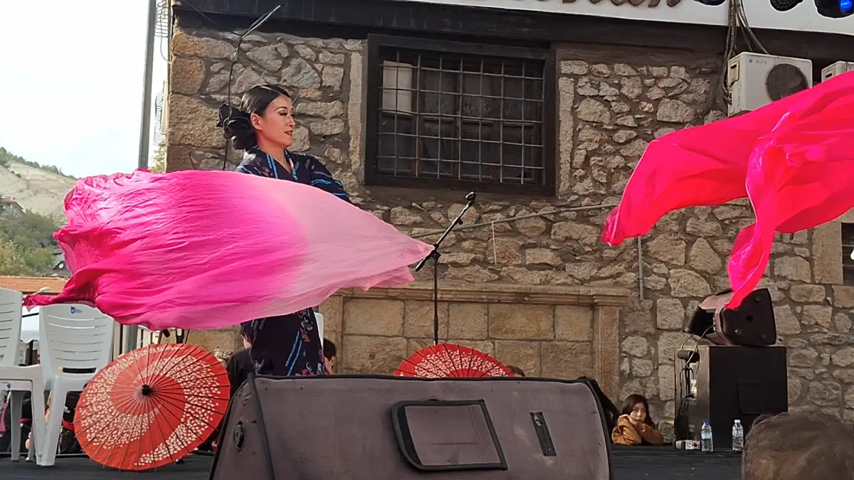 Japon Halk Dansları Beypazarı’nda Büyüledi: “Erik Dalı” Performansı Büyük Alkış Aldı