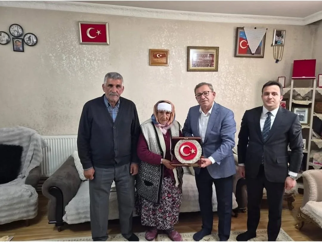 Kars Valisi Ziya Polat’tan Şehit Jandarma Er Kasım Vargün’ün Ailesine Ziyaret