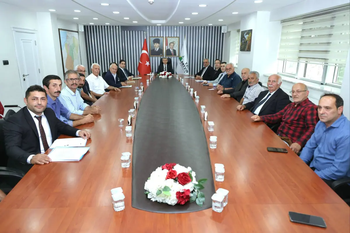 Artvin Valisi Ergün Köy Muhtarlarıyla Buluştu: Sorunlar ve Çözüm Önerileri Masaya Yatırıldı
