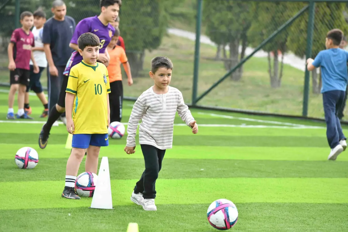 Pursaklar’da Çocuklar İçin Ücretsiz Spor Vakti: Basketbol, Voleybol ve Futbol Kursları Başladı
